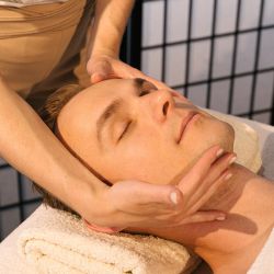 TECHNIQUES DE RELAXATION ET DE RÉFLEXOLOGIE DU VISAGE